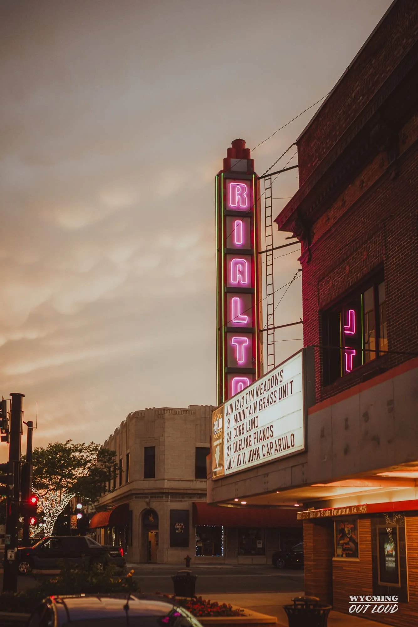 The vertical Rialto sign and marquee in the evening